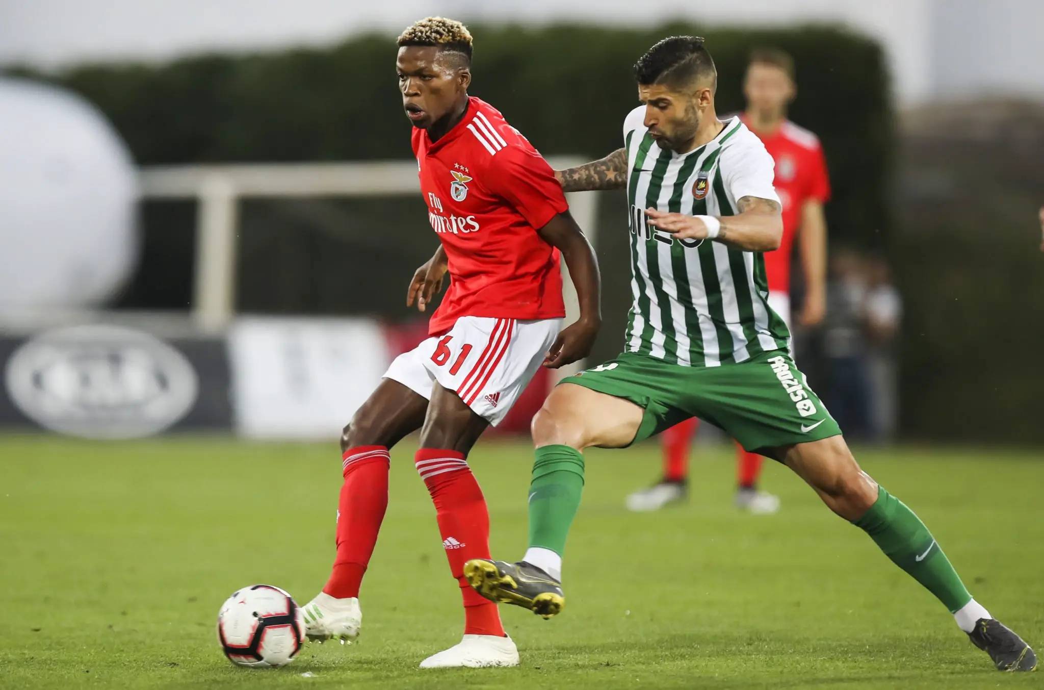 利物浦训练开放日;赛前远射贴柱引欢呼;葡超在即;训练强度明显提升(英超2324三种比赛用球) 利物浦训练开放日;赛前远射贴柱引欢呼;葡超在即;训练强度明显提升(英超2324三种比赛用球)