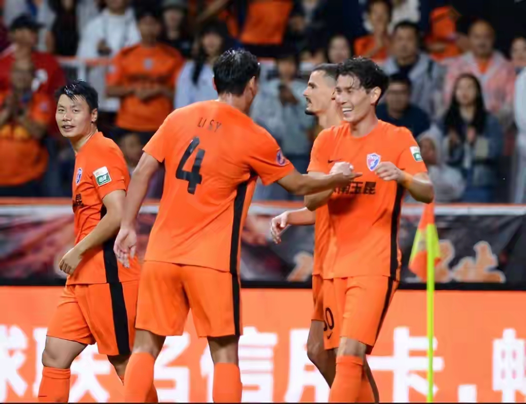 赛后上海海港备战葡超，官宣签约细节曝光，球迷炸锅，身体对抗强度拉满的简单介绍